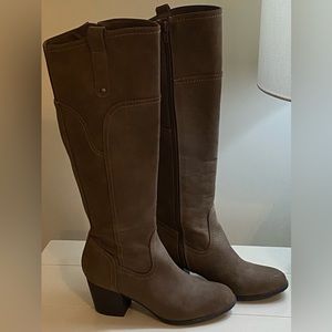 EUC. super cute tall boots